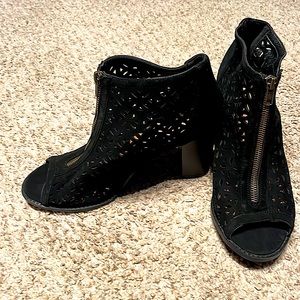 Black Chunky heel shoe size 11